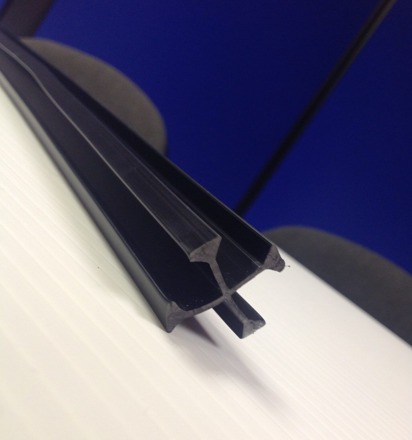office screen link strip